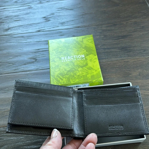 Reaction Kenneth Cole Genuine Leather Brown Wallet/Card/ID/bill holder, slim fit - Picture 3 of 8